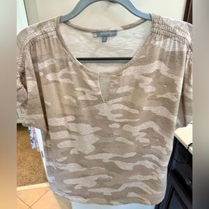 Wit & Wisdom Taupe & Cream Short Sleeve Keyhole Tee